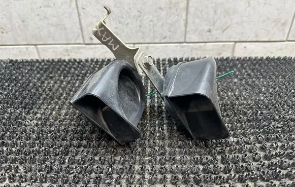 Nissan Maxima A35 Horn signal