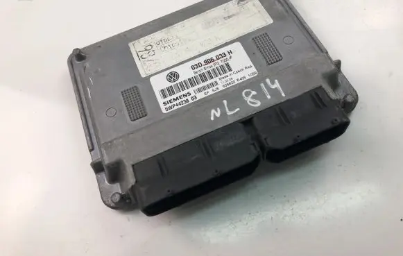 Volkswagen Fox Engine control unit/module 03D906033H