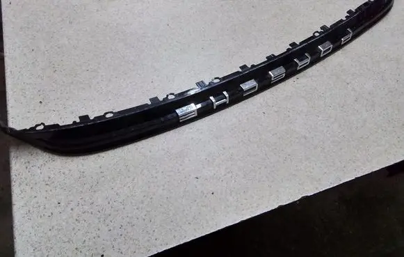 Tesla Model S Tailgate trim 982807659 982807659FFF