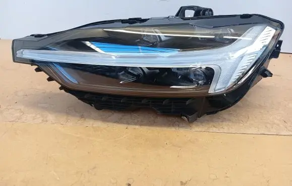 Volvo XC60 Headlight/headlamp 32404709