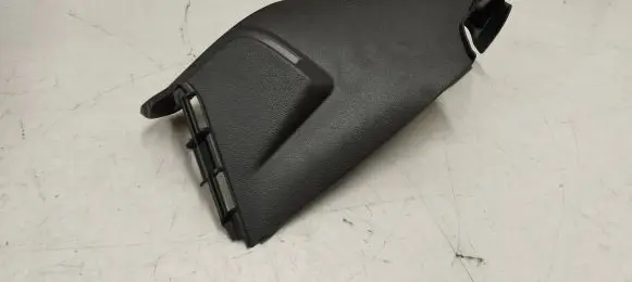 BMW i4 Seat belt trim 7491178