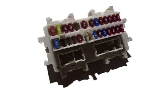 Nissan Pathfinder R51 Fuse module EA00A