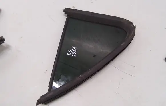 KIA Sorento Rear vent window glass 