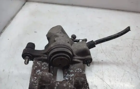Opel Vectra C Rear brake caliper