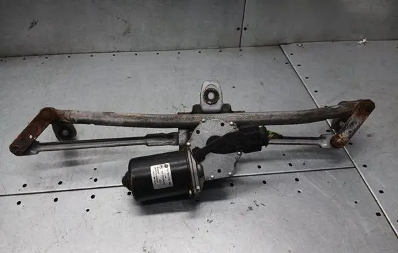 Skoda Octavia Mk2 (1Z) Front wiper linkage 1J1955113C