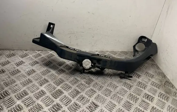 Headlight/headlamp mounting bracket