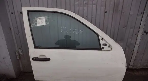 Volkswagen Caddy Front door L902