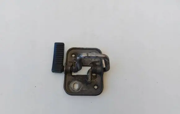 Volkswagen Jetta VI Engine bonnet/hood lock/latch loop/hook 1K8823186D