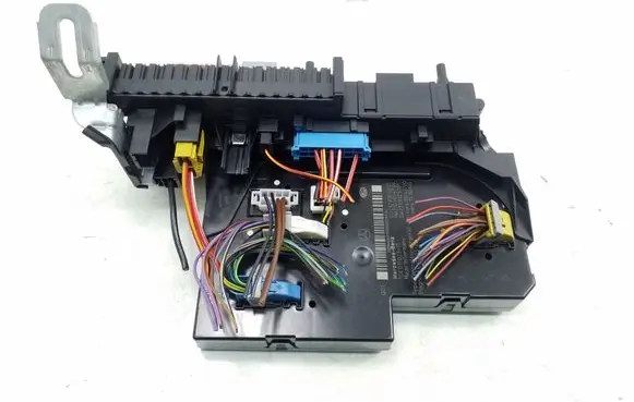 Mercedes-Benz CLS C218 X218 Fuse module A2129060205