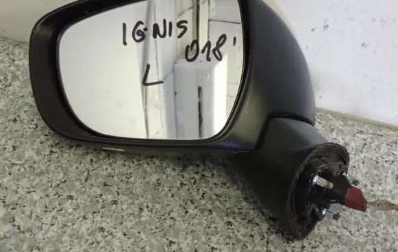 Suzuki Ignis Rear door