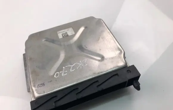 Volvo V70 Engine control unit/module ECU 08692554A