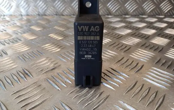 Glow plug pre-heat relay