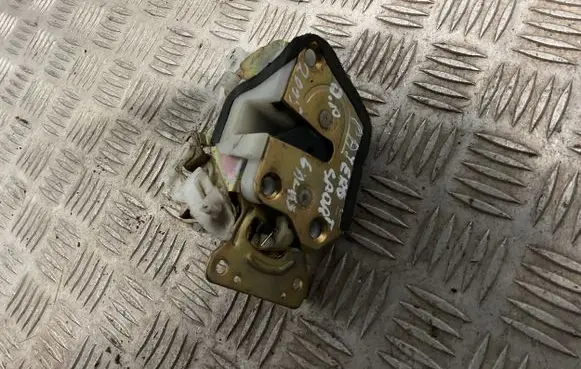 Mitsubishi Pajero Sport I Rear door lock