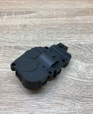 Audi A4 S4 B8 8K Air flap motor/actuator 24072008 K9749005