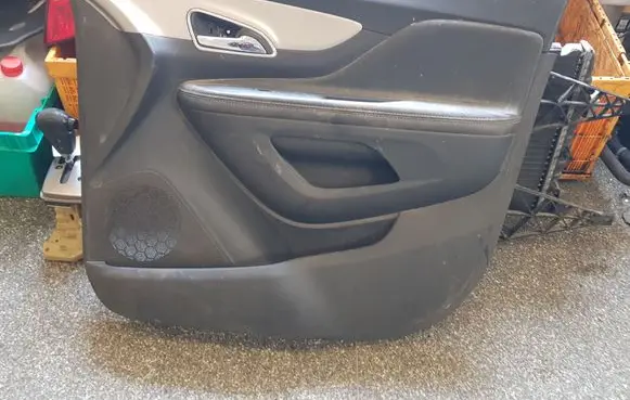 Buick Encore I Front door card panel trim