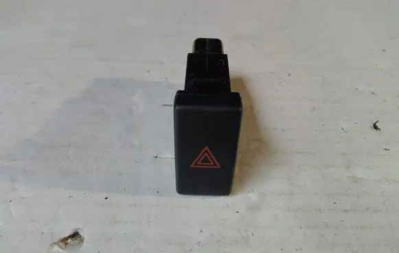 Toyota Avensis T250 Hazard light switch 157963 TR9503