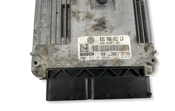 Skoda Octavia Mk2 (1Z) Engine control unit/module 03G906021LD 0381013187 1039S14575