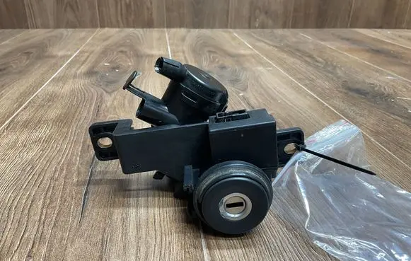 Mercedes-Benz SL R129 Loading door lock 1297501991 A1297501991
