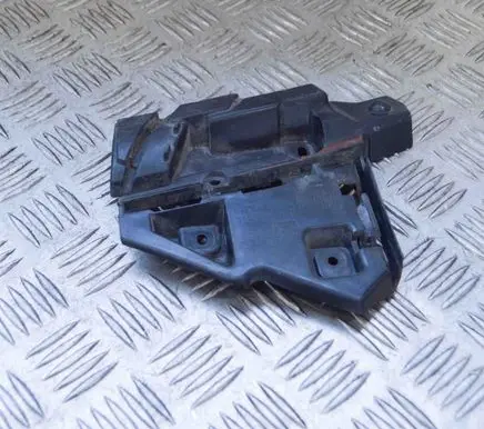 Volvo C30 Fender mounting bracket 31214885