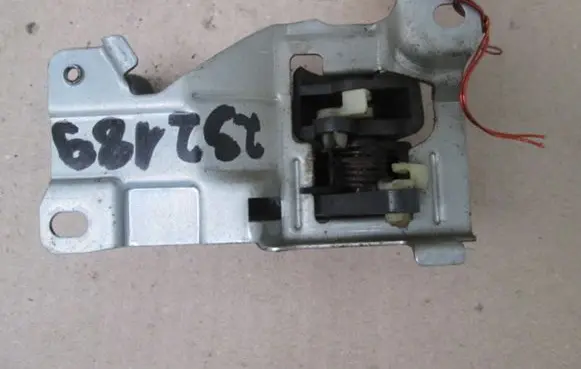 Mitsubishi Galant Front door interior handle