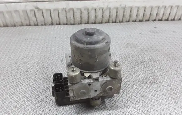 Toyota Hilux (N80, N90, N100, N110) ABS Pump 4451035080 120512110092