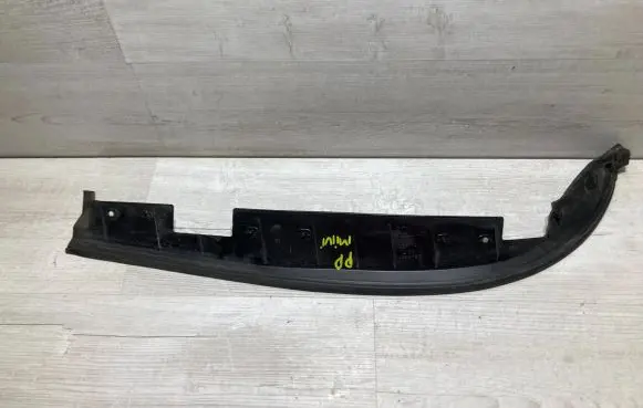 Mini One - Cooper F56 F55 Front door trim (molding) 7322456