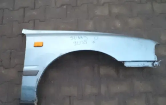 Nissan Sunny Fender