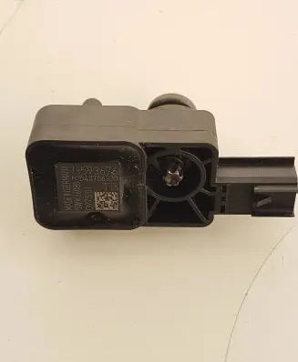 Opel Insignia A Airbag deployment crash/impact sensor 13593676