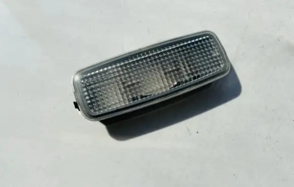 Audi A6 S6 C5 4B Other interior light 8l0947105a