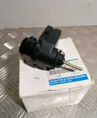 Headlight level adjustment motor