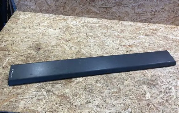 Renault Master III Sliding door trim (molding) 828210160R