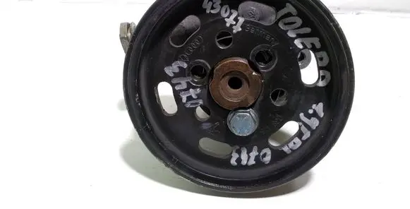 Seat Toledo II (1M) Power steering pump 1J0421154 1J0421154A