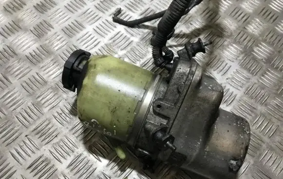 Opel Zafira B Power steering pump