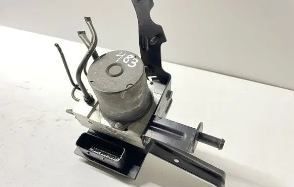 BMW 5 E60 E61 ABS Pump 6777799 6777797