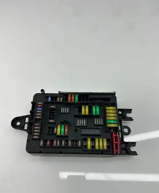 BMW 4 F36 Gran coupe Fuse module 9389070 28122017 19561000001