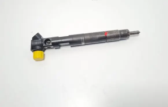 Mercedes-Benz E W212 Fuel injector A6510702887 28348370