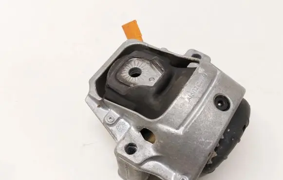 Audi A5 Sportback 8TA Engine mount bracket 8R0199381