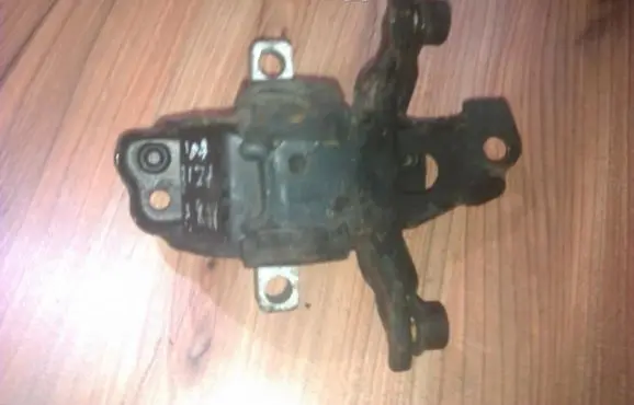 Seat Ibiza III (6L) Engine mount bracket