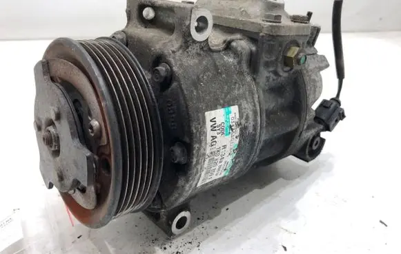 Volkswagen Golf V Air conditioning (A/C) compressor (pump) 1K0820859F