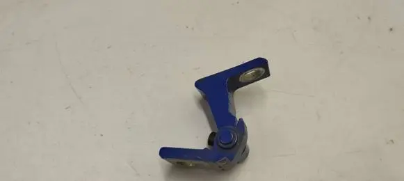 Skoda Octavia Mk4 Front door upper hinge 8x0831404f