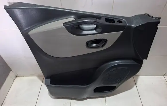 Renault Trafic III (X82) Front door card panel trim