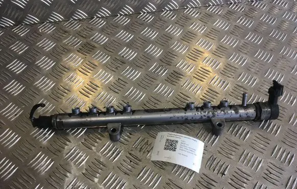 Volvo S80 Fuel main line pipe 30777759