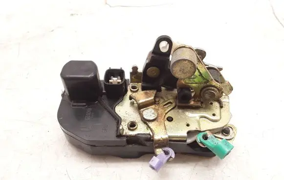 Chrysler PT Cruiser Front door lock