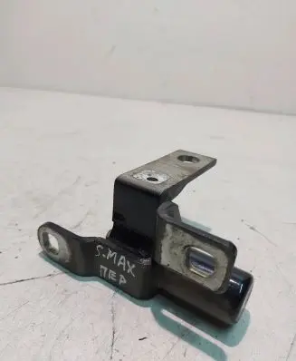 Ford S-MAX Front door upper hinge A046675