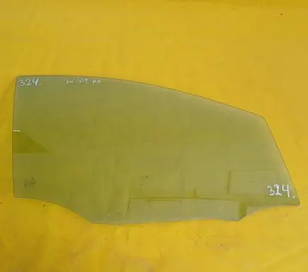 Mercedes-Benz A W169 Front door window glass four-door