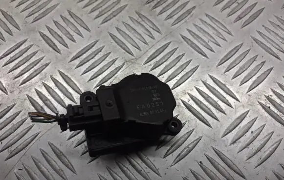 Ford Mondeo MK IV A/C air flow flap actuator/motor 3M5H-19E616-AB