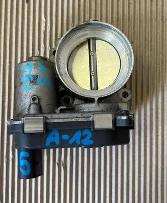 Volkswagen T-Roc Throttle body valve 04E133062Q