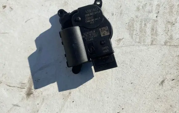 Skoda Kodiaq Air flap motor/actuator 6169679 719087019