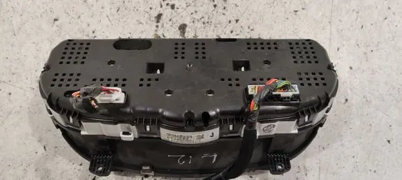 Hyundai i30 Speedometer (instrument cluster) 940032R220