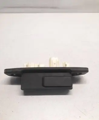 Toyota C-HR I Tailgate opening switch 15D356